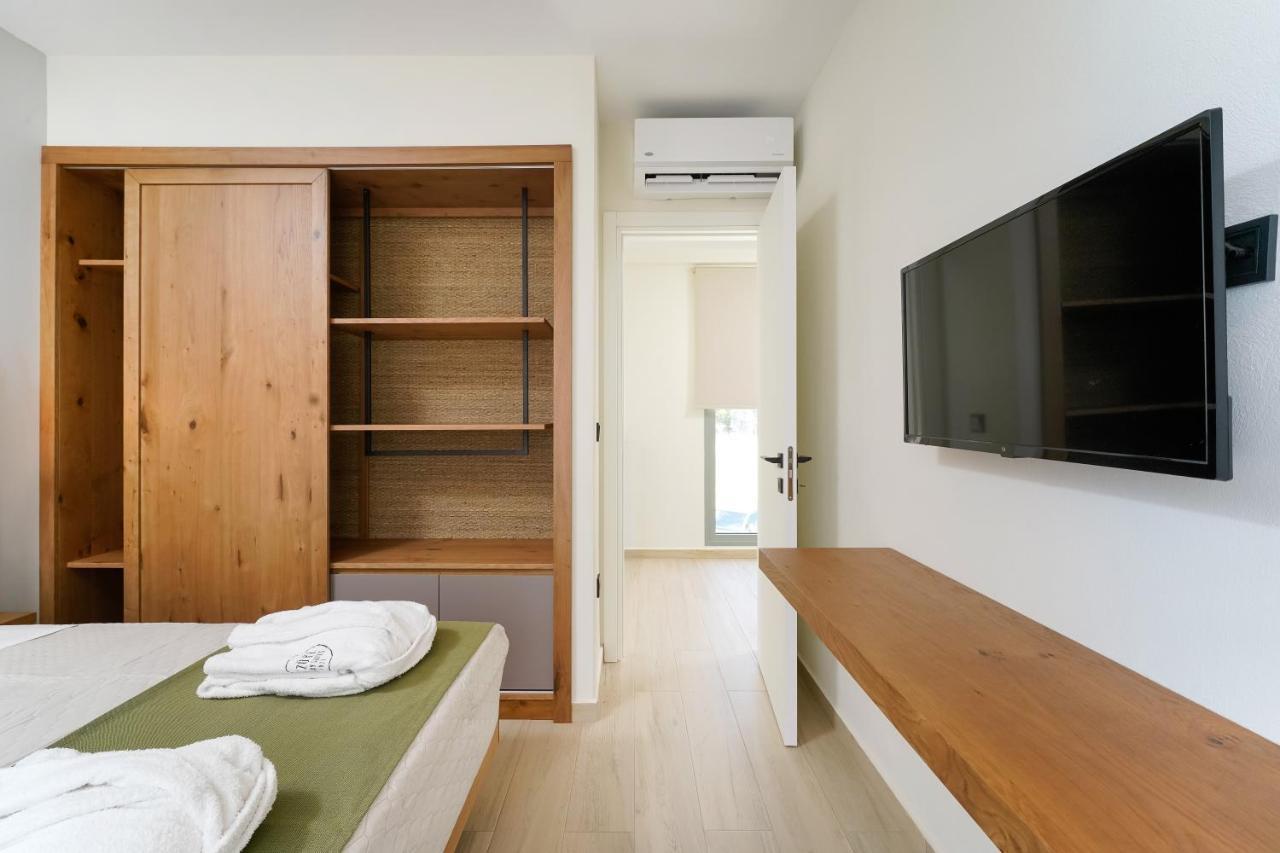 Azzure Luxury Suites Potos Exterior photo