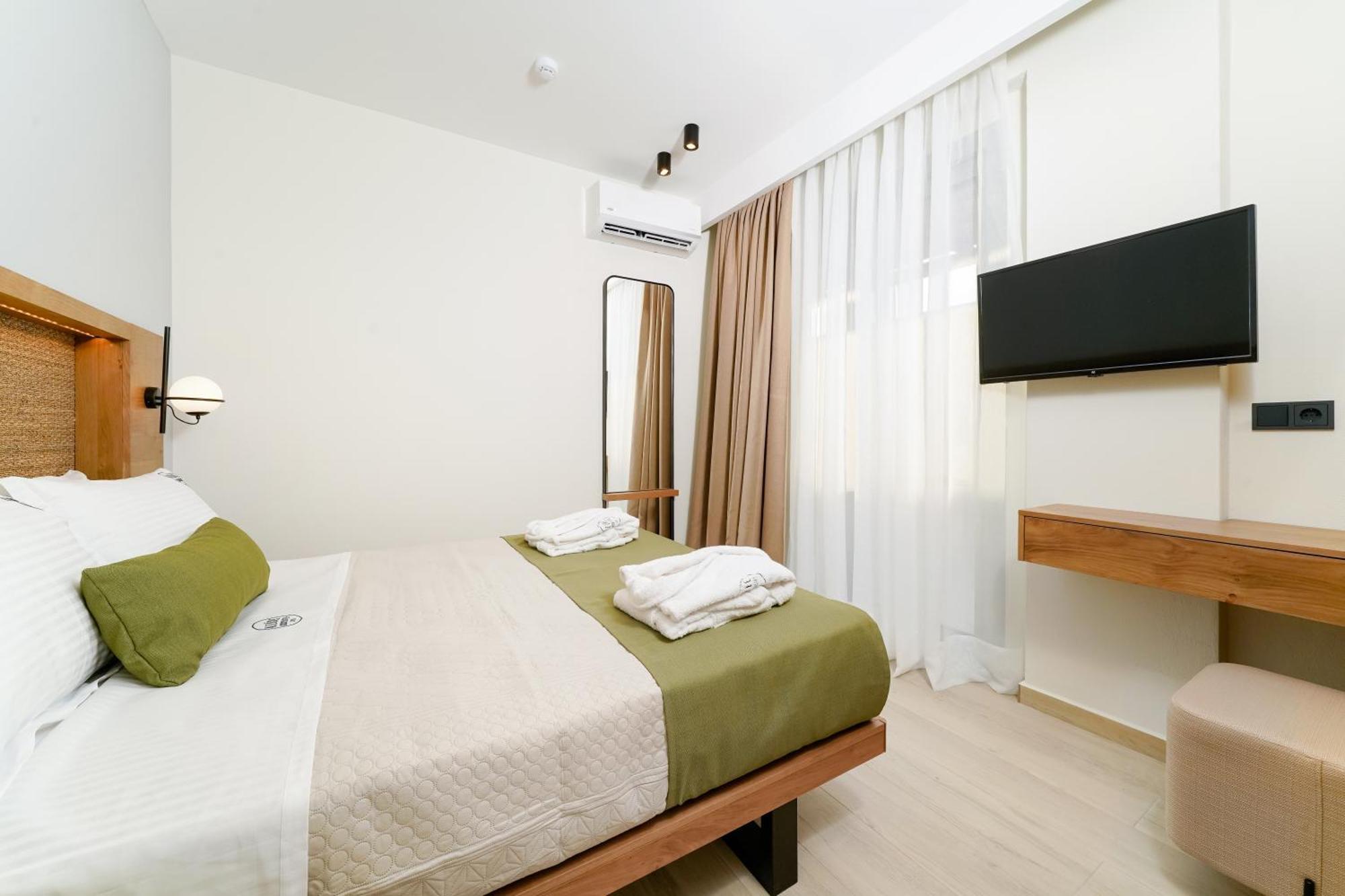 Azzure Luxury Suites Potos Exterior photo